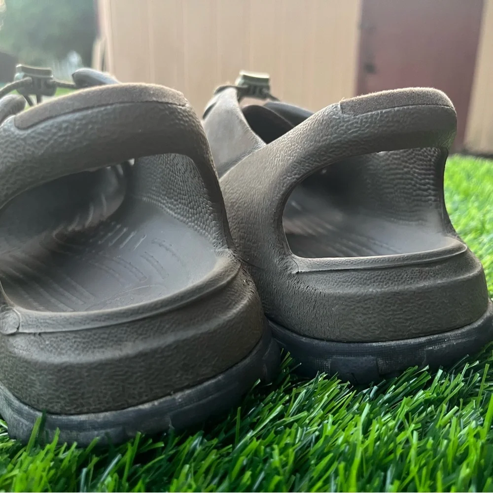 CROCS LACE UP SANDALS WOMENS 11 MENS 9 OLIVE GREEN BROWN